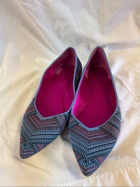 Guess Pointed Toe Flats in Teal and Fuchsia